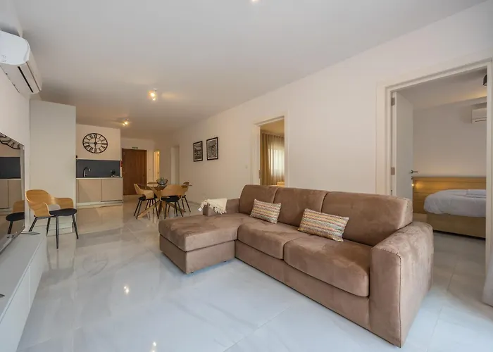 Seaside Retreat In St. Paul's Bay